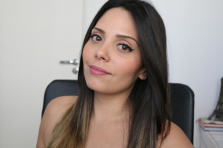 batom-passando-blush-claudinha-stoco-3
