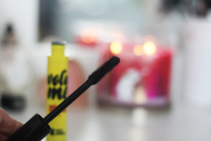 mascara-para-cilios-exagerada-volume-quem-disse-berenice-claudinha-stoco-2